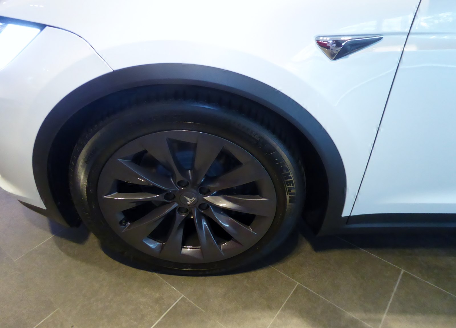 Wheel and tyre on a Tesla Model X